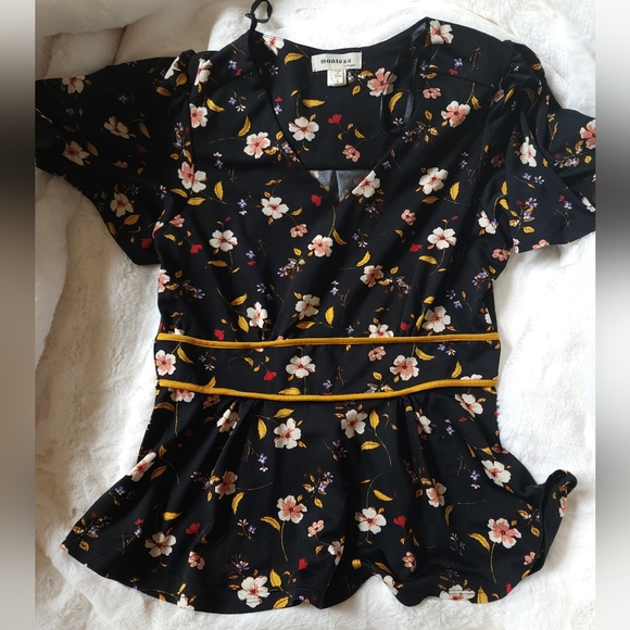 Monteau Tops - Peblum top